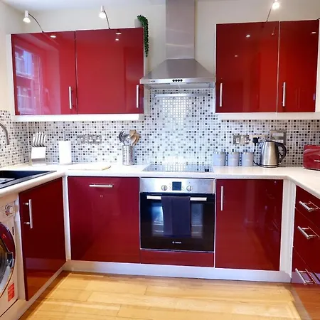 Stunning Apartment Close To Cambridge Station With Free Parking! Exterior photo