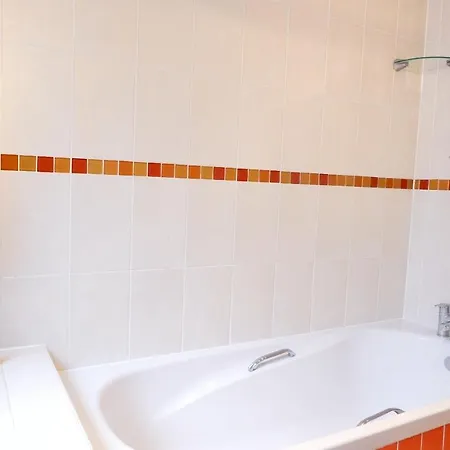 Stunning Apartment Close To Cambridge Station With Free Parking! Exterior photo
