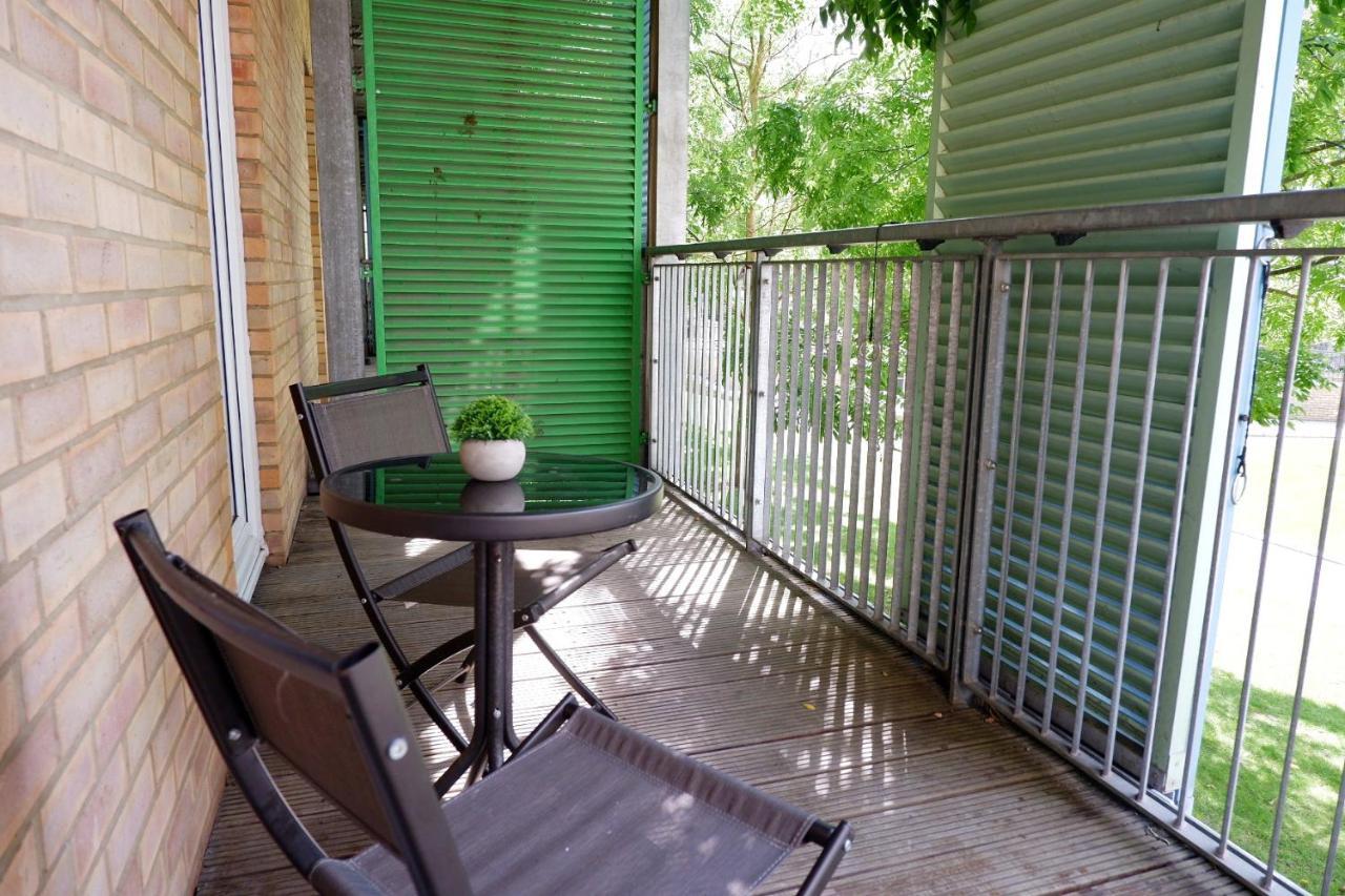 Stunning Close To Station With Free Parking!